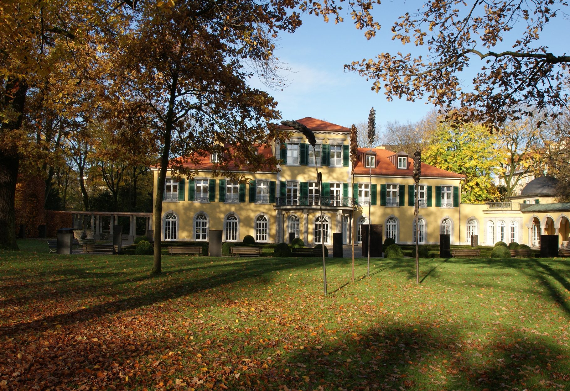 AJAK_33_Schloss_Suresnes_AnsichtOst1