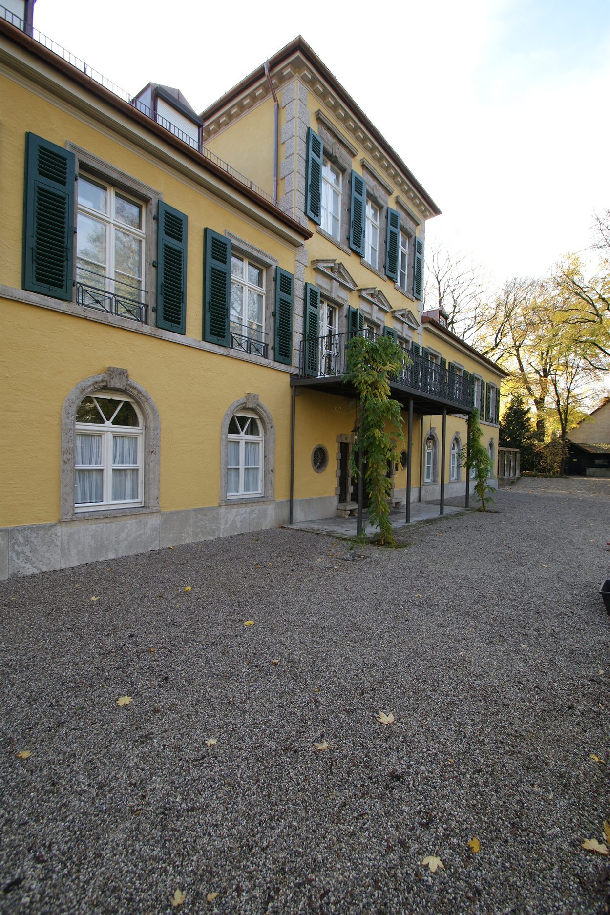 AJAK_33_Schloss_Suresnes_AnsichtWest